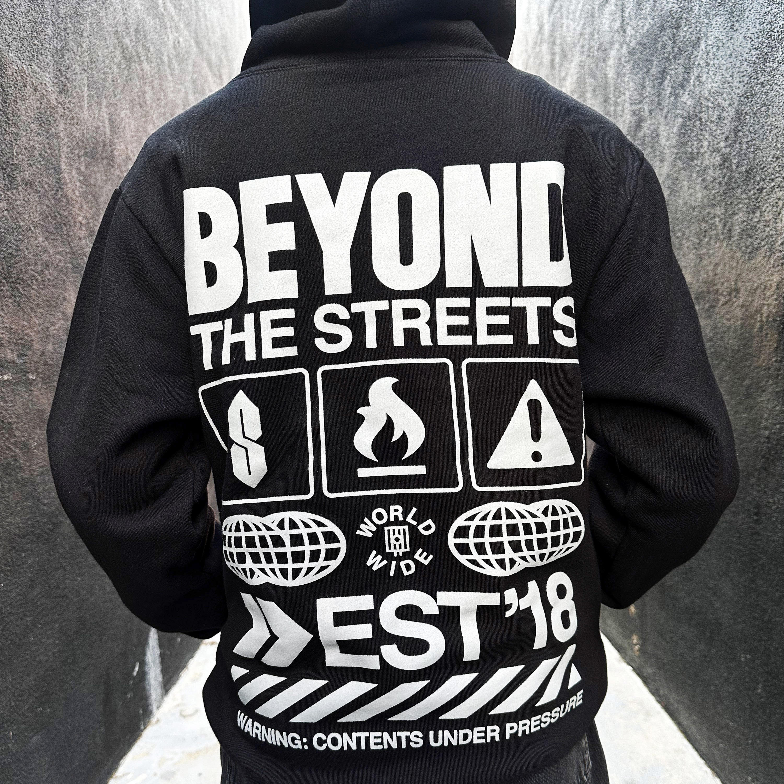 BEYOND THE STREETS スウェット